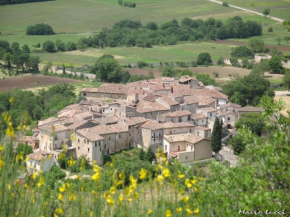 Hotels in Fontecchio